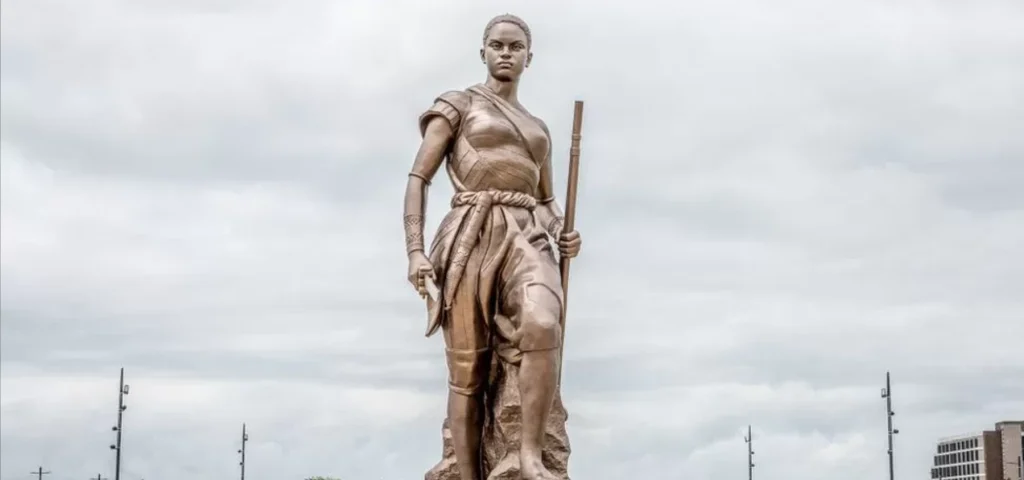 benin Monument Amazone cotonou